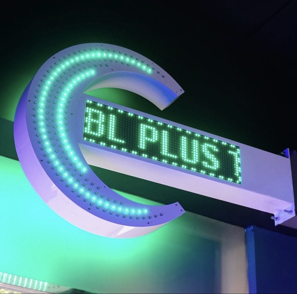 Enseigne LED Pharmacie Programmable – Modèle Croissant & Croix (Double Face)